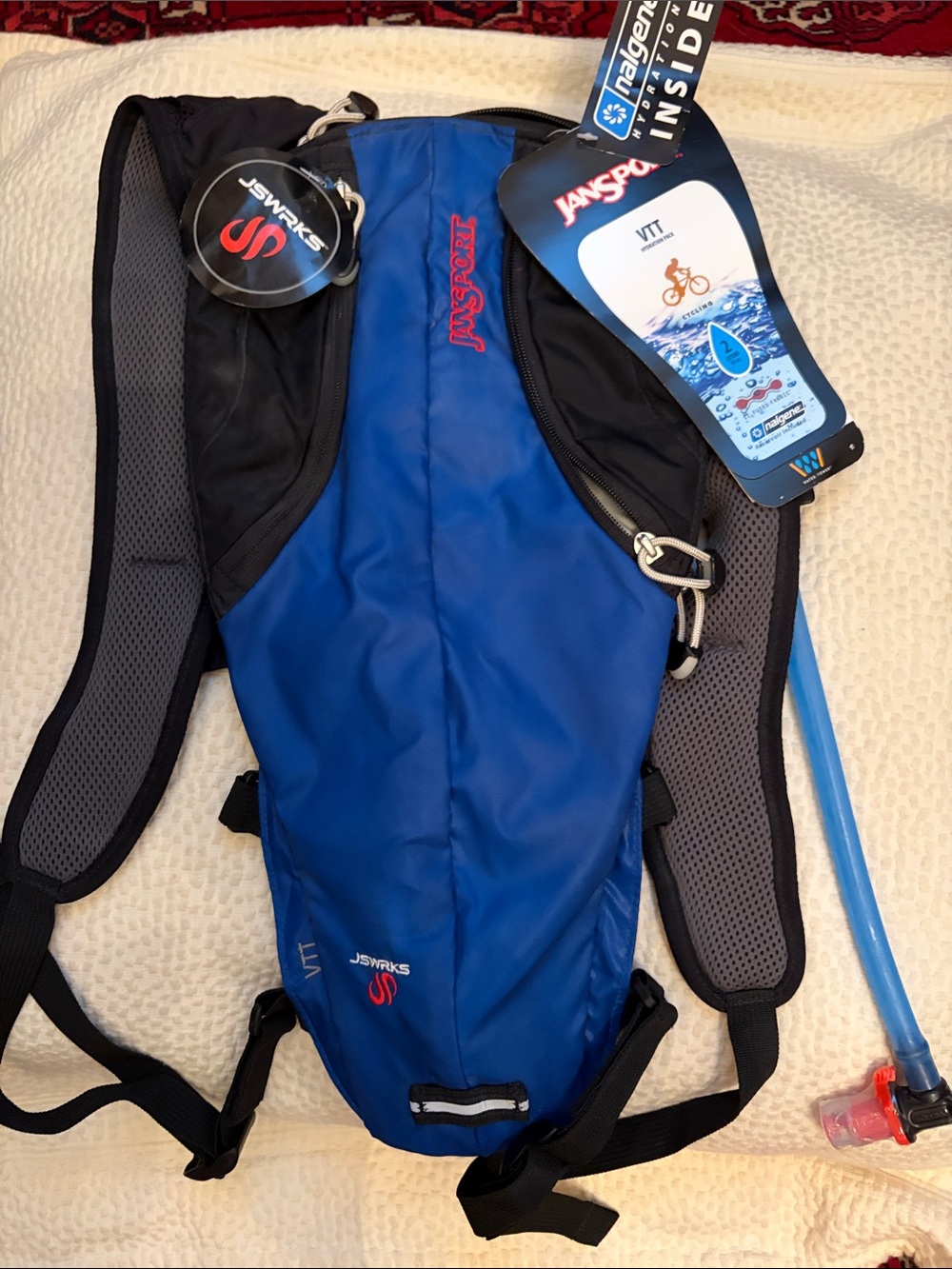 Jansport Blue and Black Hydration Running pack water bladder/hose inc NWT 9L